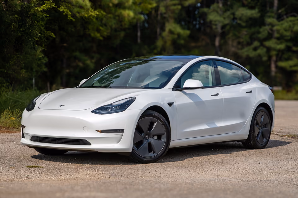 2022 Tesla Model 3 Long Range AWD photo