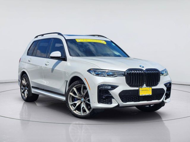2022 BMW X7 M50i AWD photo