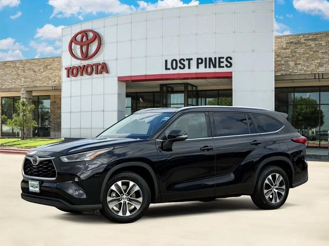 2021 Toyota Highlander XLE FWD photo