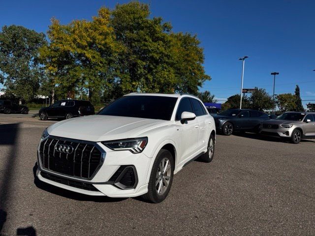 2023 Audi Q3 S line Premium AWD photo