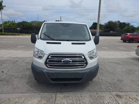 2018 Ford Transit Passenger Wagon XLT RWD photo