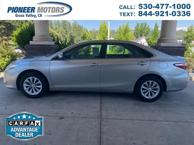 2015 Toyota Camry FWD photo