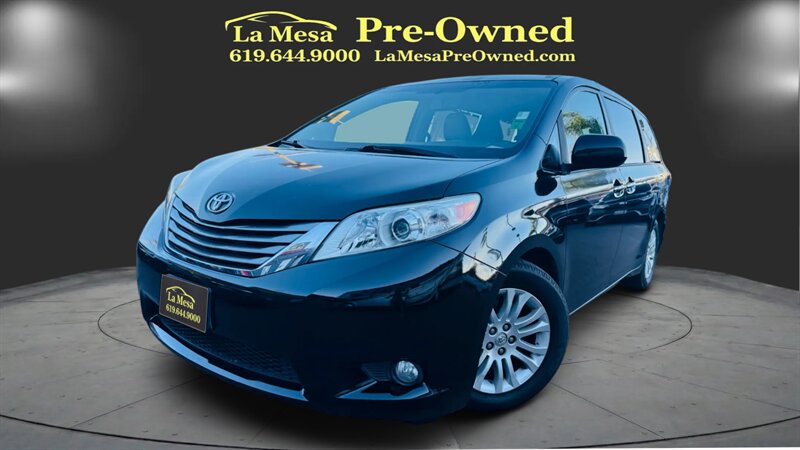 2015 Toyota Sienna XLE FWD photo
