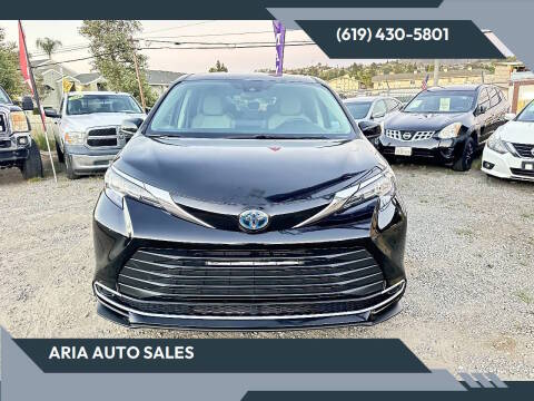 2023 Toyota Sienna LE FWD photo