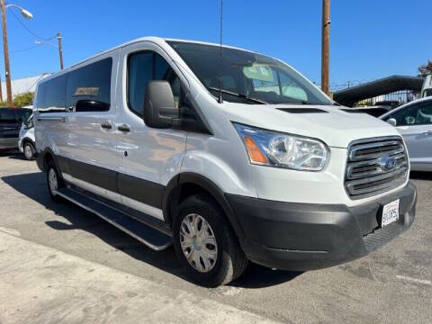 2019 Ford Transit Passenger Wagon XLT RWD photo
