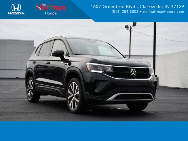 2022 Volkswagen Taos SE FWD photo