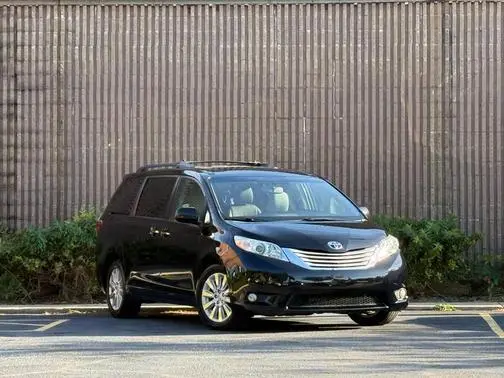 2015 Toyota Sienna LTD AWD photo