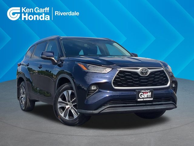 2021 Toyota Highlander XLE AWD photo