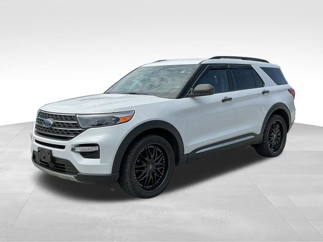 2023 Ford Explorer XLT 4WD photo