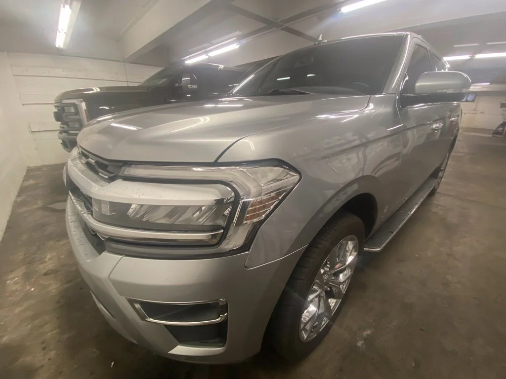 2022 Ford Expedition Max Limited 4WD photo