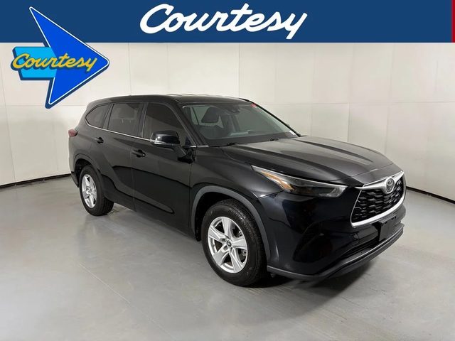 2023 Toyota Highlander L FWD photo