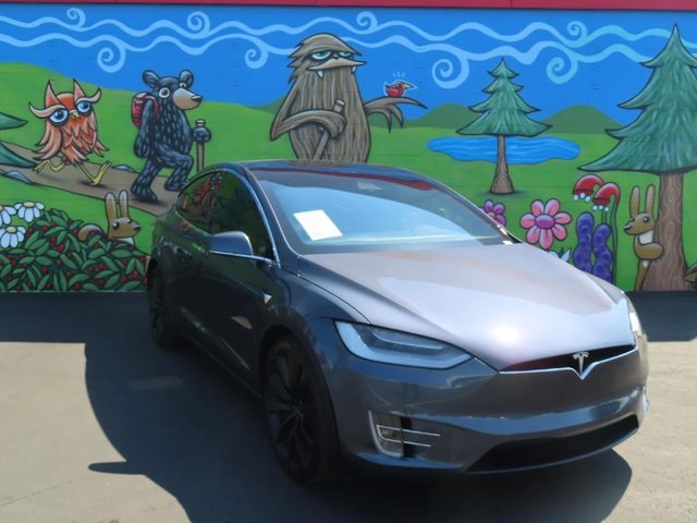 2020 Tesla Model X Long Range AWD photo