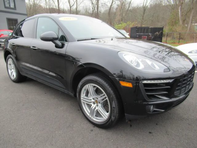 2015 Porsche Macan S AWD photo