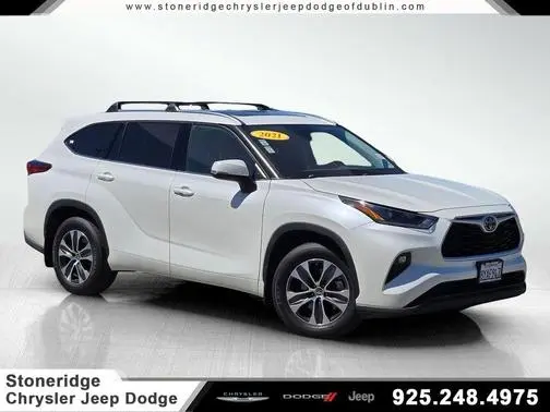 2021 Toyota Highlander XLE FWD photo