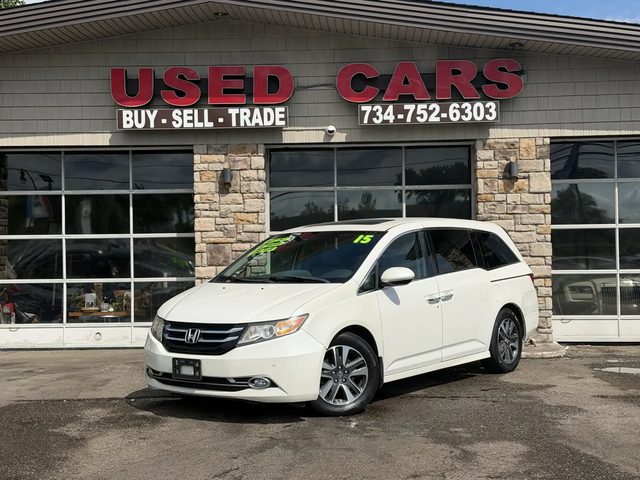 2015 Honda Odyssey Touring FWD photo