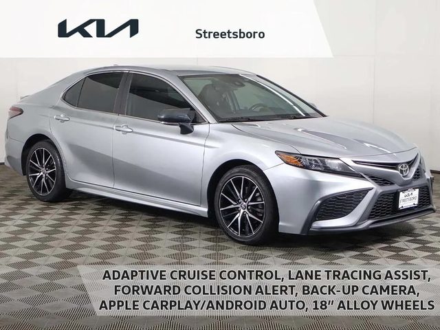 2022 Toyota Camry SE FWD photo