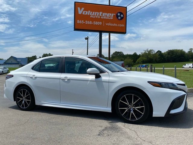 2021 Toyota Camry SE FWD photo