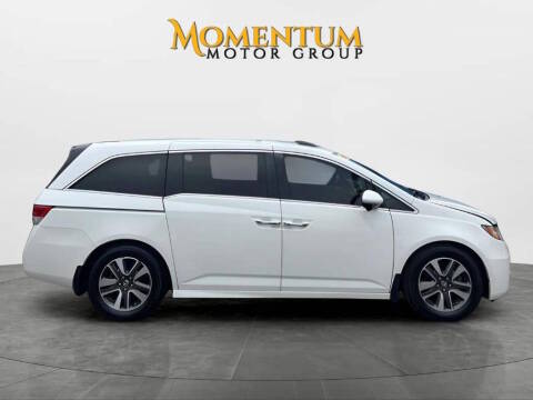 2016 Honda Odyssey Touring FWD photo