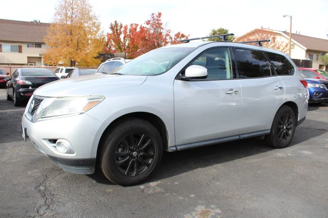 2015 Nissan Pathfinder S 4WD photo