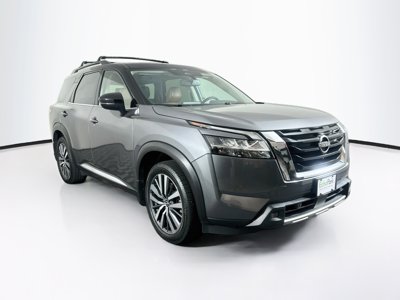 2022 Nissan Pathfinder Platinum FWD photo