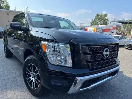 2023 Nissan Titan SV RWD photo
