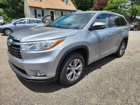 2015 Toyota Highlander LE Plus AWD photo