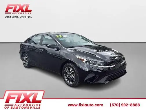 2022 Kia Forte LXS FWD photo