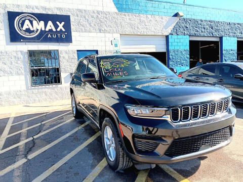 2022 Jeep Grand Cherokee Laredo 4WD photo