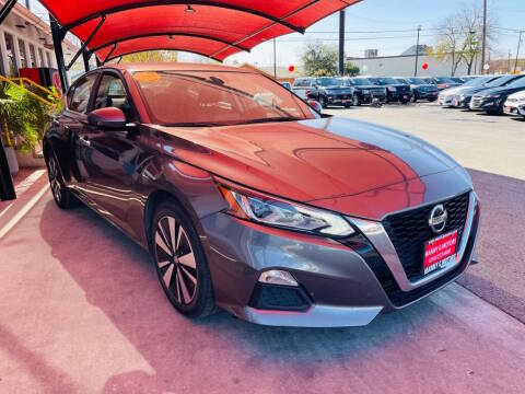 2022 Nissan Altima 2.5 SV FWD photo