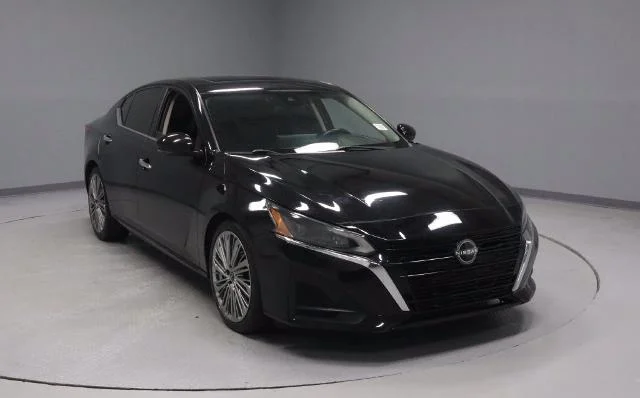 2023 Nissan Altima 2.5 SL FWD photo