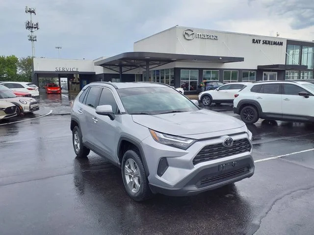 2023 Toyota RAV4 XLE AWD photo
