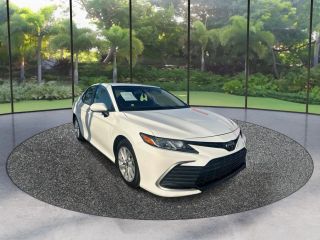 2021 Toyota Camry LE FWD photo