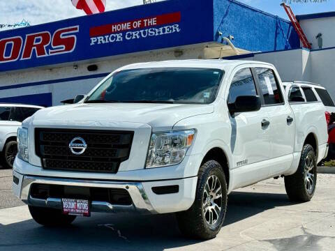2022 Nissan Titan SV 4WD photo