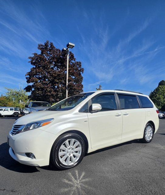 2017 Toyota Sienna Limited Premium AWD photo