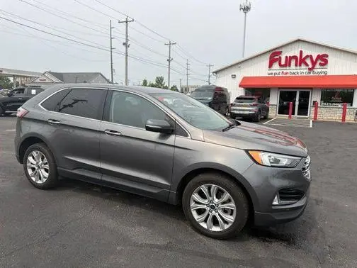 2022 Ford Edge Titanium AWD photo