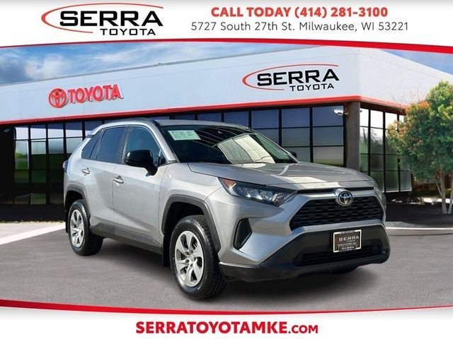 2021 Toyota RAV4 LE AWD photo