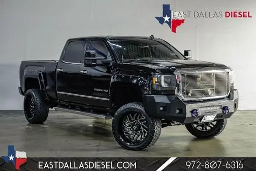 2015 GMC Sierra 2500HD Denali 4WD photo