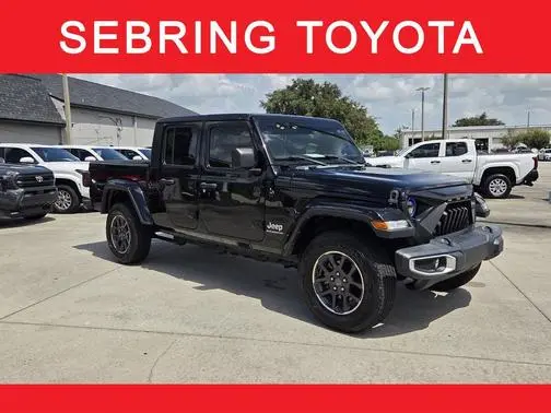 2023 Jeep Gladiator Overland 4WD photo