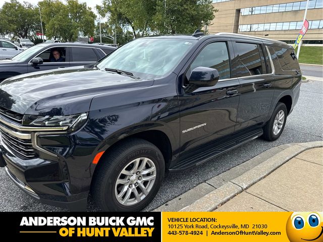 2023 Chevrolet Suburban LT 4WD photo