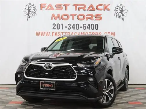 2022 Toyota Highlander XLE AWD photo