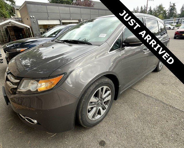 2015 Honda Odyssey Touring FWD photo