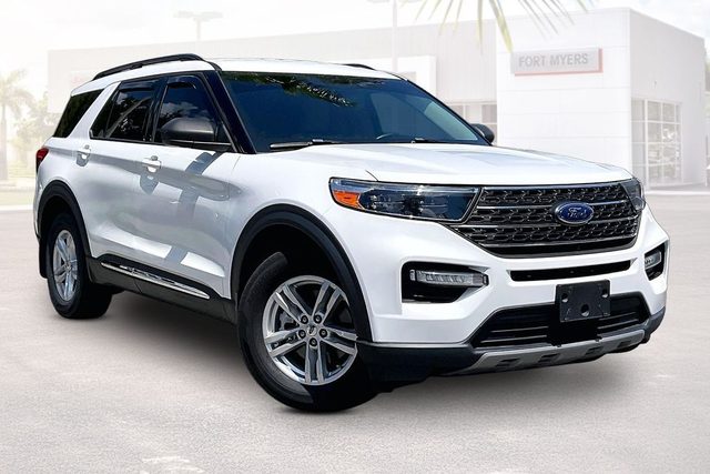 2023 Ford Explorer XLT 4WD photo