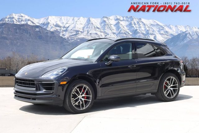 2022 Porsche Macan S AWD photo