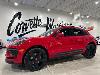 2023 Porsche Macan AWD photo