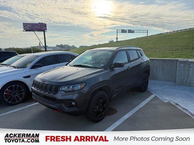 2023 Jeep Compass Trailhawk 4WD photo