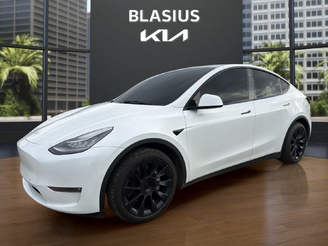 2022 Tesla Model Y Long Range AWD photo