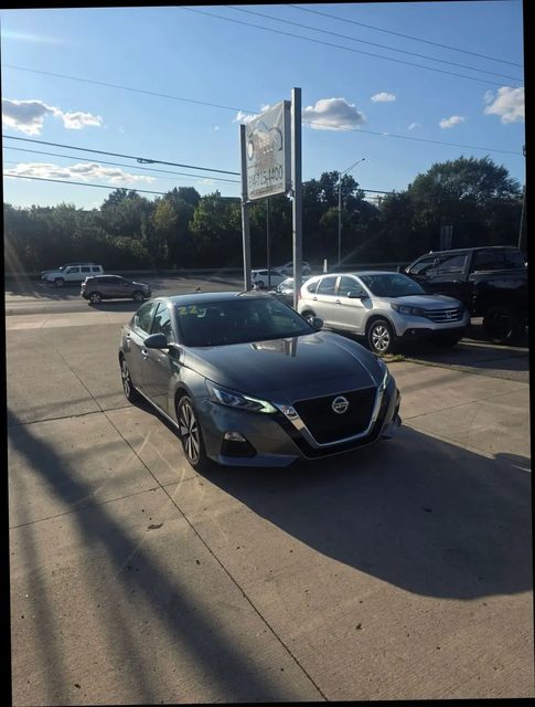 2022 Nissan Altima 2.5 SV FWD photo