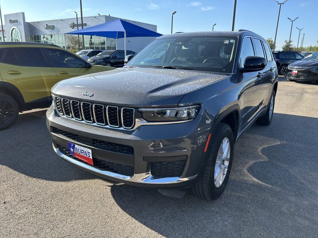 2023 Jeep Grand Cherokee L Laredo RWD photo