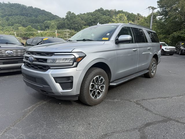 2023 Ford Expedition Max XLT 4WD photo