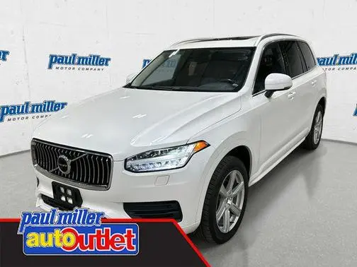 2022 Volvo XC90 Momentum AWD photo